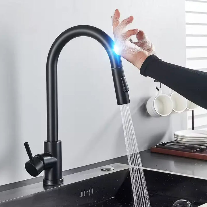 TORNEIRA-PARA-COZINHA-GOURMET-COM-SENSOR-PRETA-LAREVY-02